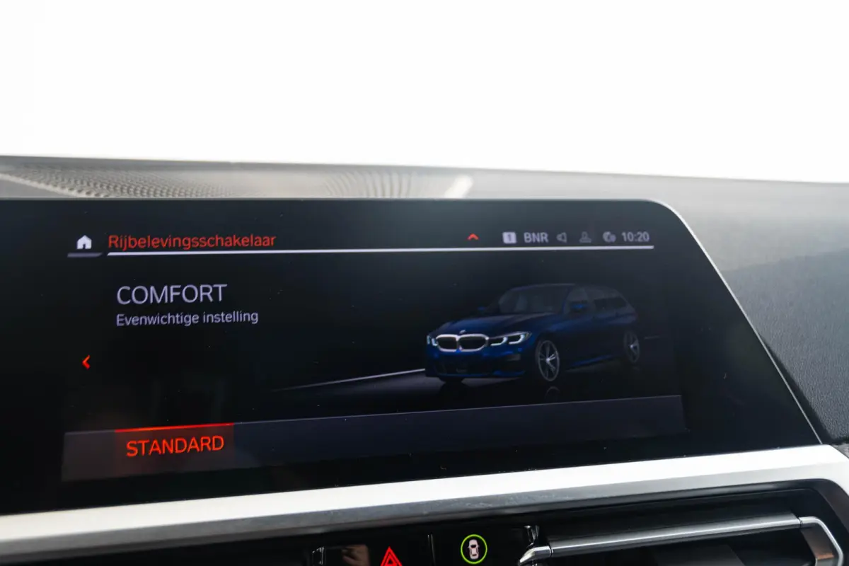 M340d xDrive Business Edition Plus Trekhaak - Panoramadak - Elektrischverstelbare stoelen - Stoelverwarming voor/achter - Getinte/geluiddempende ruiten - Head up - Active Cruise Control -
