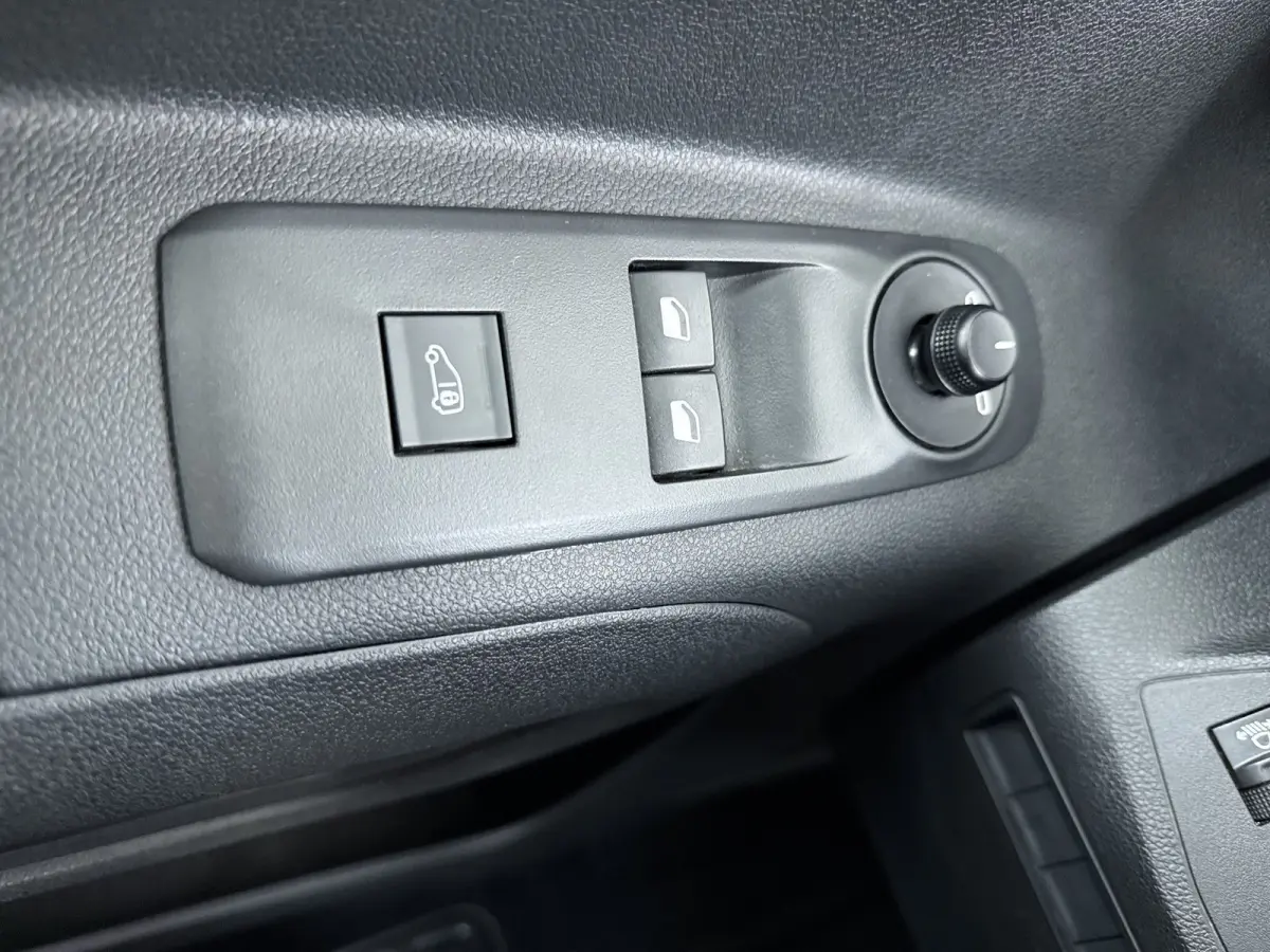 1.5 BlueHDI 130pk EAT8 L1 | Achteruitrijcamera | Apple Carplay/Android Auto|telefoonintegratie premium | Cruise control