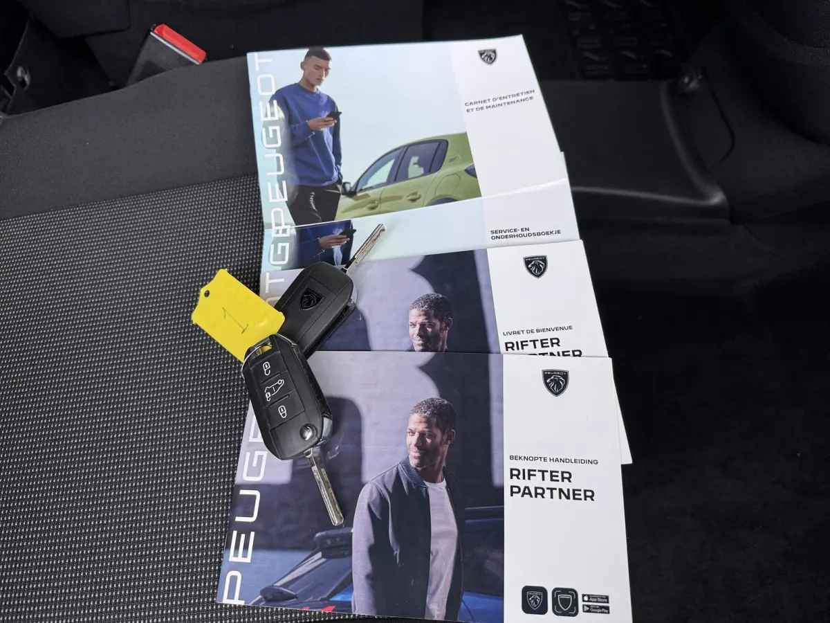 1.5 BlueHDI 130pk EAT8 L1 | Achteruitrijcamera | Apple Carplay/Android Auto|telefoonintegratie premium | Cruise control