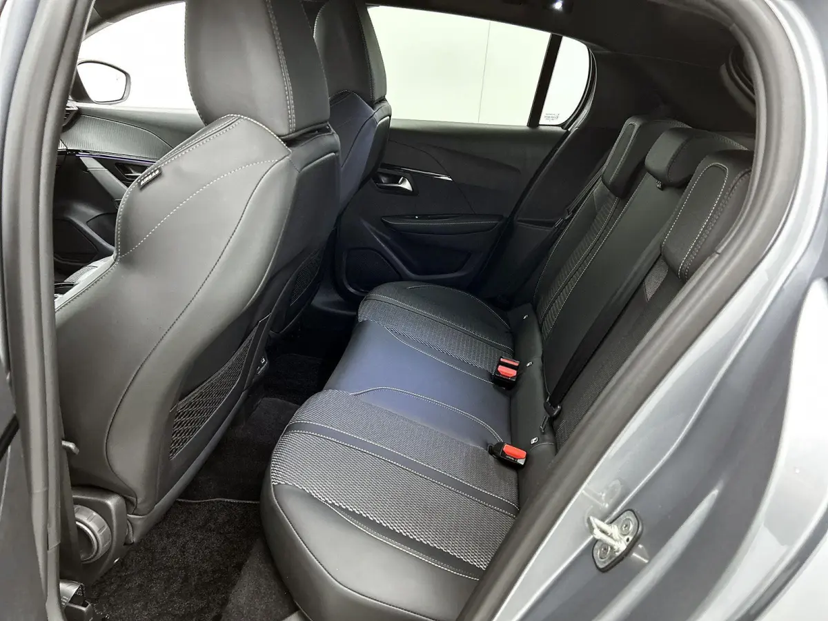 GT Hybrid 145pk Automaat | Navigatie | 360° Camera | Climate Control | Adaptieve Cruise Control | Parkeersensoren v+a | Armsteun | Keyless | Full Led koplampen | Dodehoeksensor| Leder/stof 