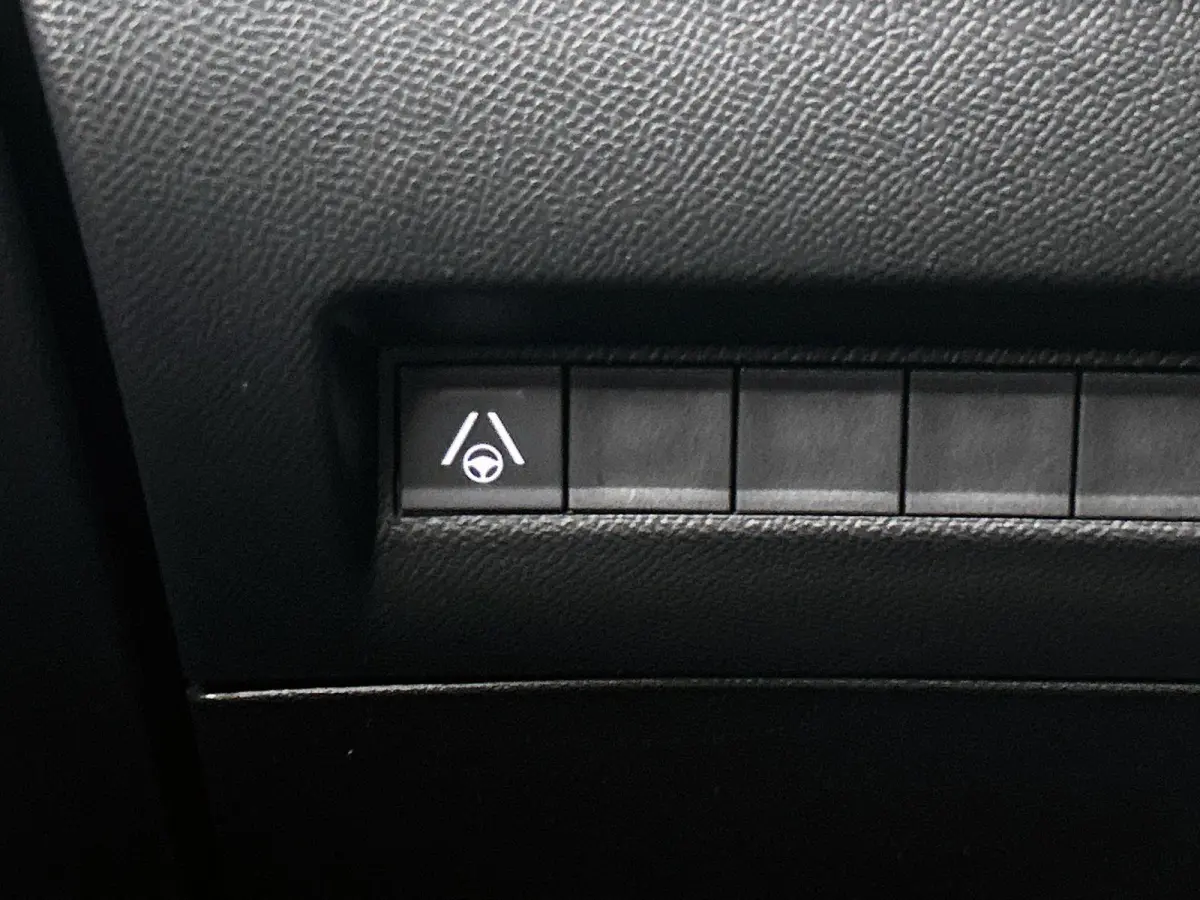 GT Hybrid 145pk Automaat | Navigatie | 360° Camera | Climate Control | Adaptieve Cruise Control | Parkeersensoren v+a | Armsteun | Keyless | Full Led koplampen | Dodehoeksensor| Leder/stof 