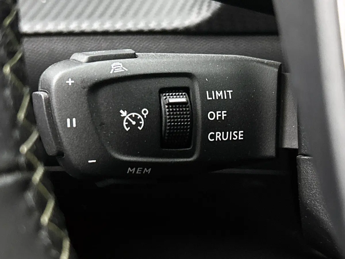 GT Hybrid 145pk Automaat | Navigatie | 360° Camera | Climate Control | Adaptieve Cruise Control | Parkeersensoren v+a | Armsteun | Keyless | Full Led koplampen | Dodehoeksensor| Leder/stof 