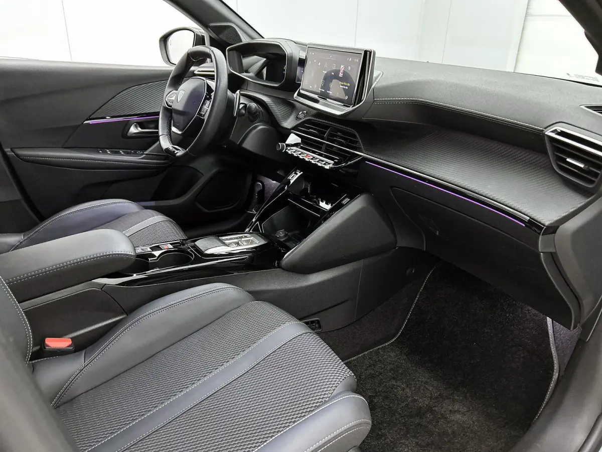 GT Hybrid 145pk Automaat | Navigatie | 360° Camera | Climate Control | Adaptieve Cruise Control | Parkeersensoren v+a | Armsteun | Keyless | Full Led koplampen | Dodehoeksensor| Leder/stof 