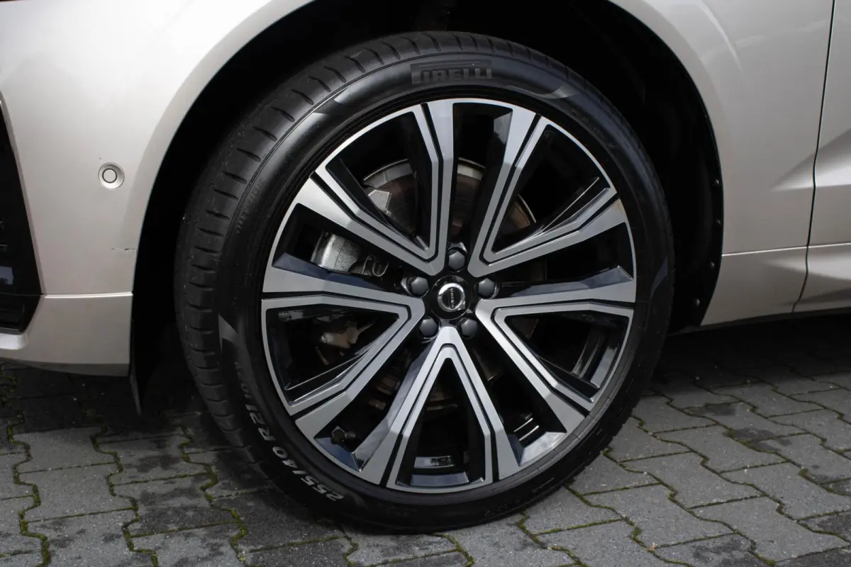 2.0 T6 Plug-in hybrid AWD Ultimate Bright|Massage|Stuur+stoelverwarming en ventilatie|360 Camera|Trekhaak|