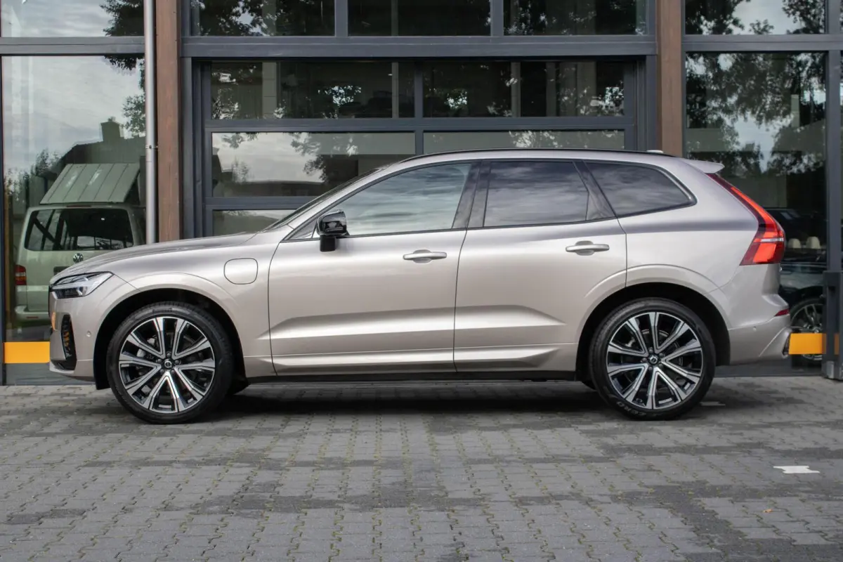 2.0 T6 Plug-in hybrid AWD Ultimate Bright|Massage|Stuur+stoelverwarming en ventilatie|360 Camera|Trekhaak|
