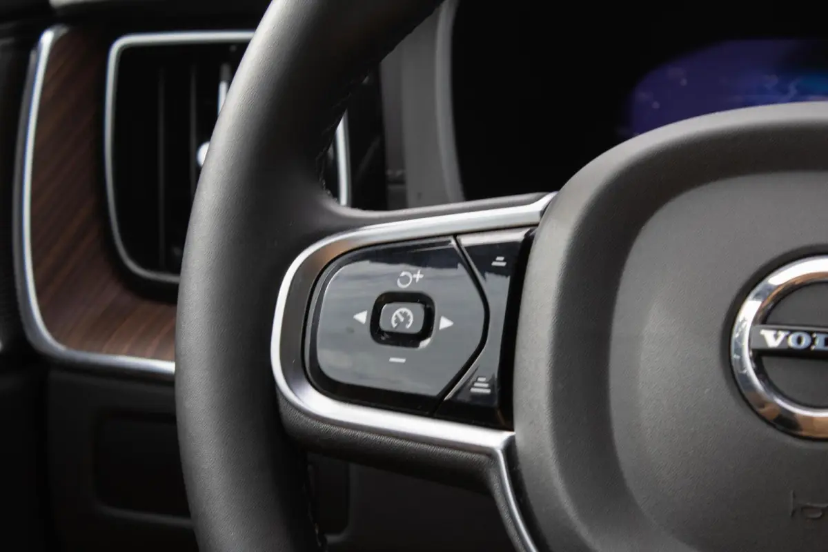 2.0 T6 Plug-in hybrid AWD Ultimate Bright|Massage|Stuur+stoelverwarming en ventilatie|360 Camera|Trekhaak|