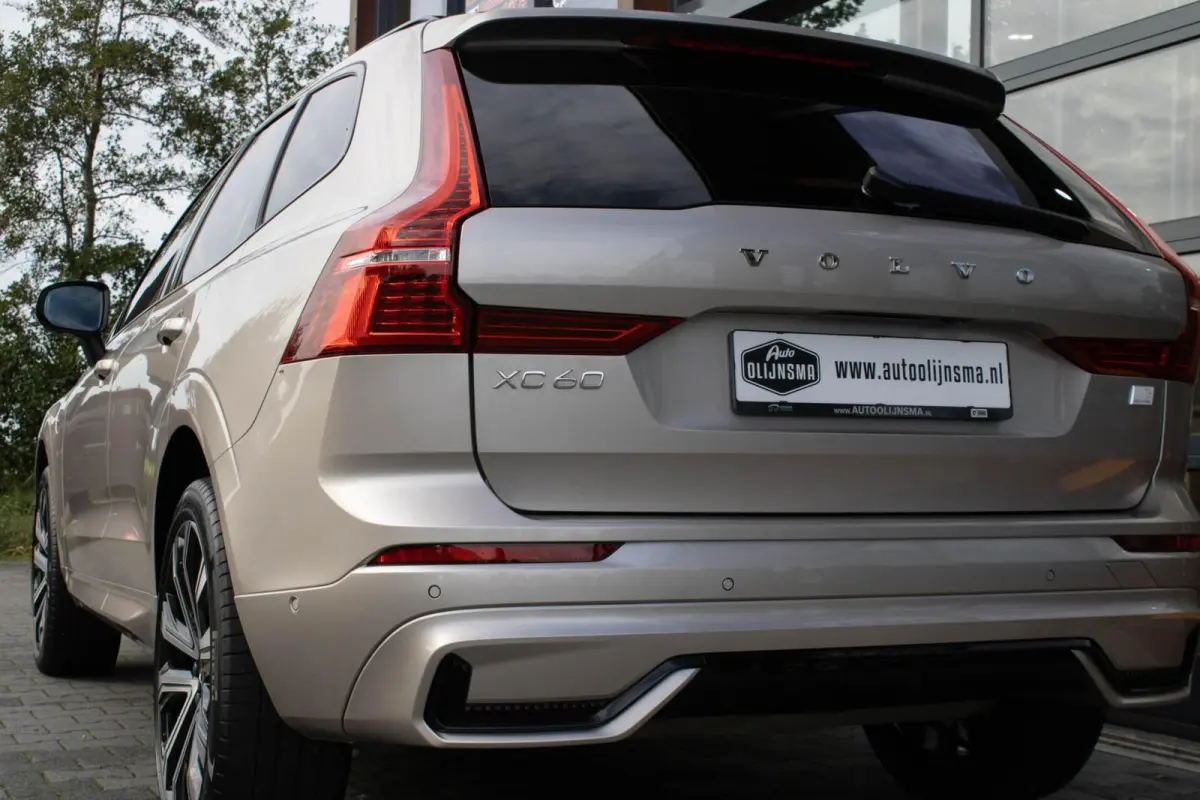 2.0 T6 Plug-in hybrid AWD Ultimate Bright|Massage|Stuur+stoelverwarming en ventilatie|360 Camera|Trekhaak|