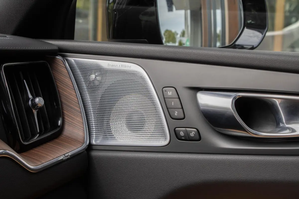 2.0 T6 Plug-in hybrid AWD Ultimate Bright|Massage|Stuur+stoelverwarming en ventilatie|360 Camera|Trekhaak|