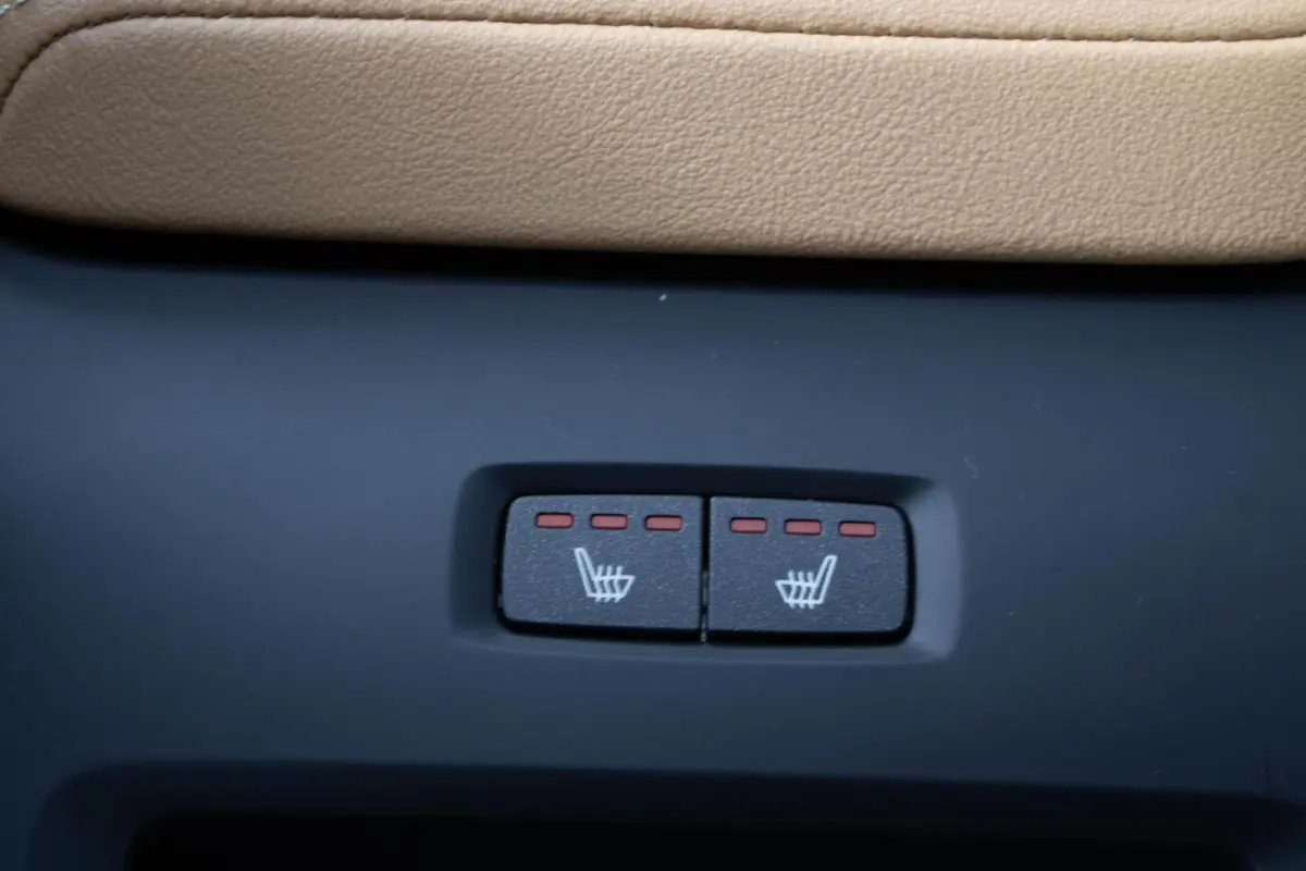 2.0 T6 Plug-in hybrid AWD Ultimate Bright|Massage|Stuur+stoelverwarming en ventilatie|360 Camera|Trekhaak|