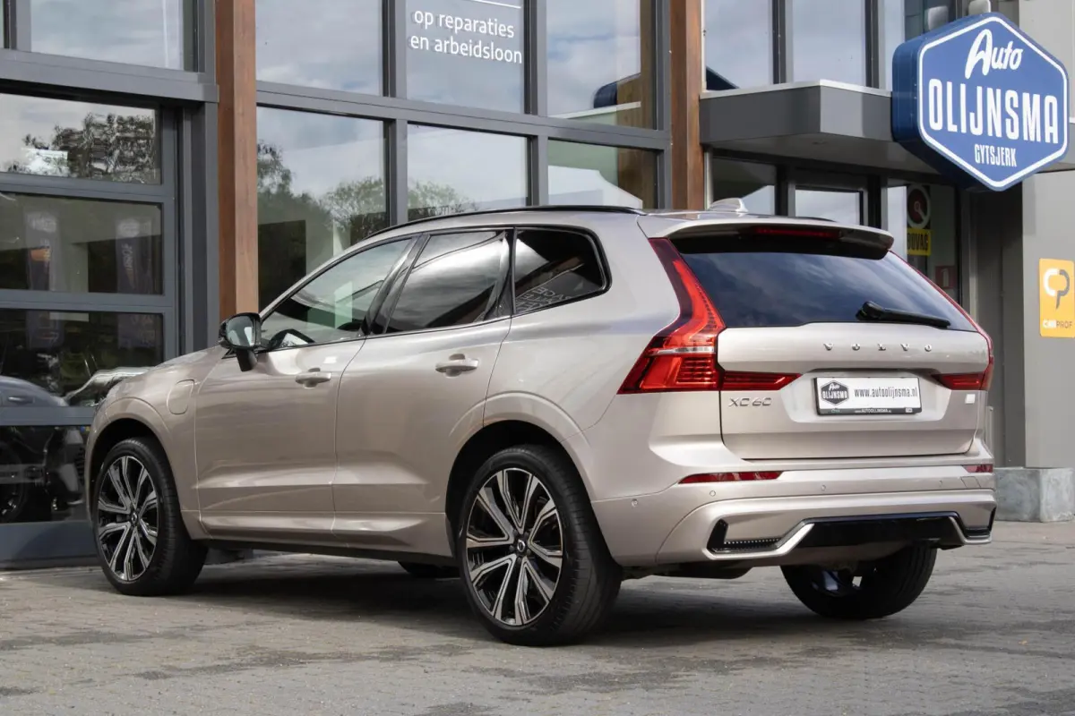 2.0 T6 Plug-in hybrid AWD Ultimate Bright|Massage|Stuur+stoelverwarming en ventilatie|360 Camera|Trekhaak|
