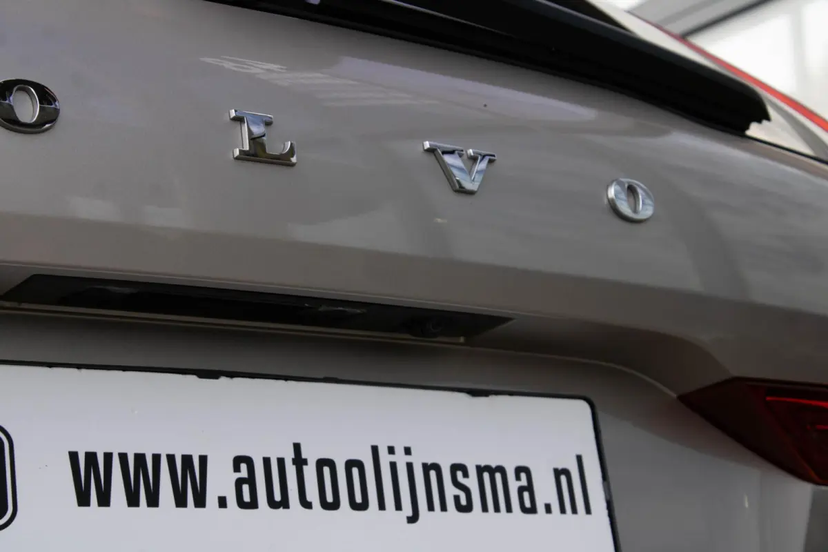 2.0 T6 Plug-in hybrid AWD Ultimate Bright|Massage|Stuur+stoelverwarming en ventilatie|360 Camera|Trekhaak|