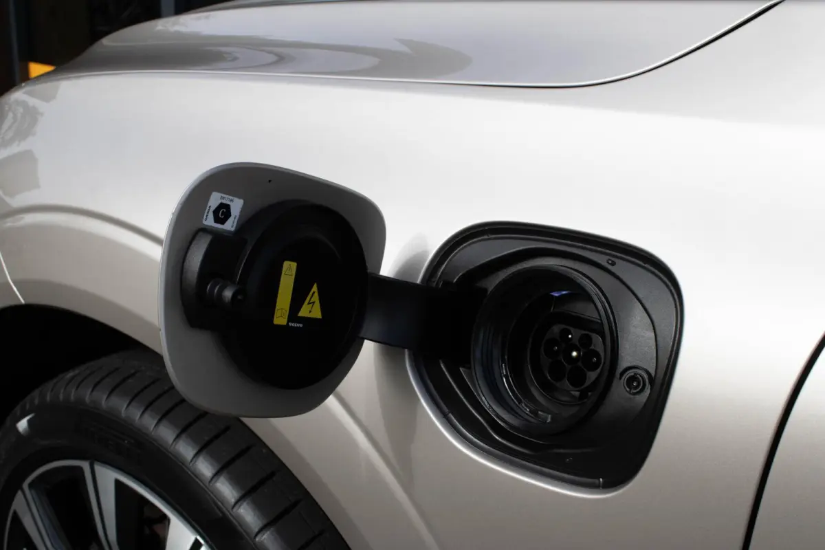2.0 T6 Plug-in hybrid AWD Ultimate Bright|Massage|Stuur+stoelverwarming en ventilatie|360 Camera|Trekhaak|
