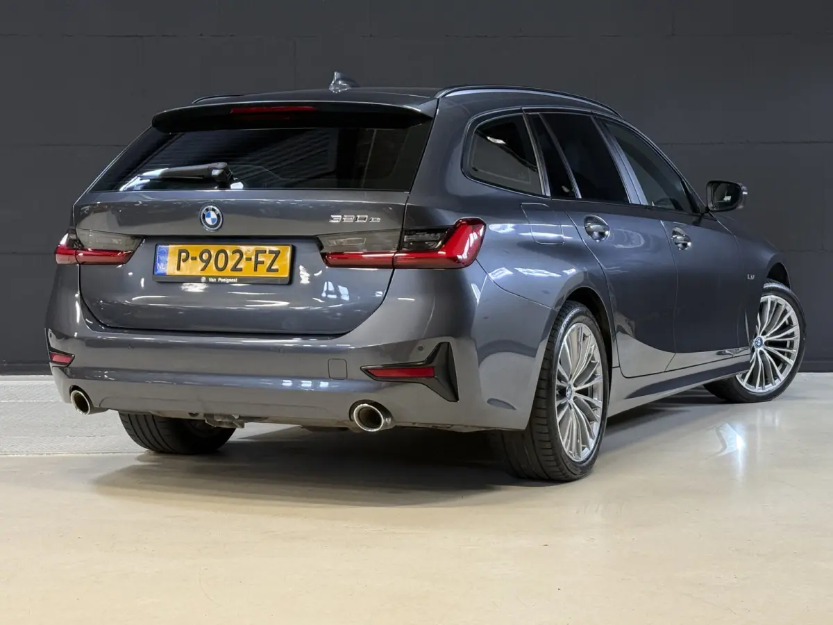 320e Business Edition Plus | Panoramadak | Wegkl. trekhaak | Vol leder