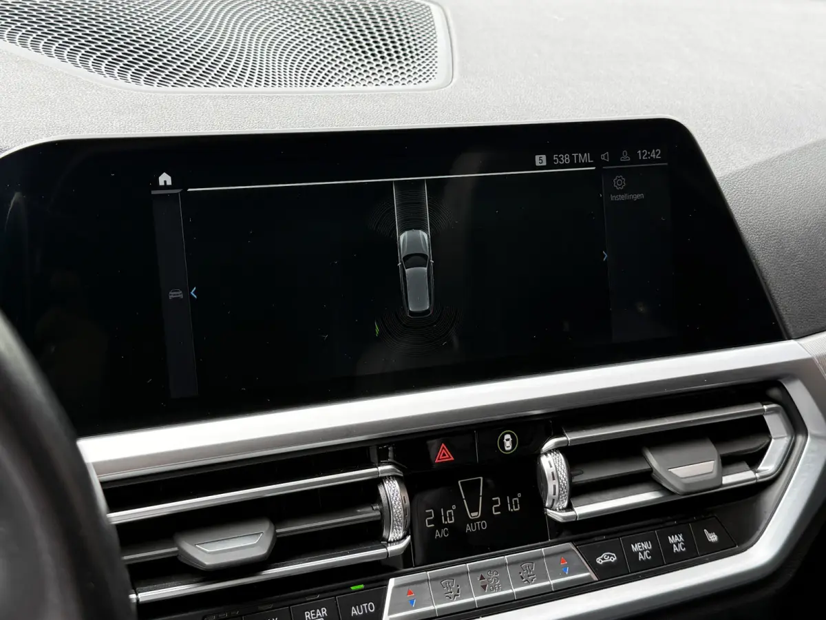 320e Business Edition Plus | Panoramadak | Wegkl. trekhaak | Vol leder