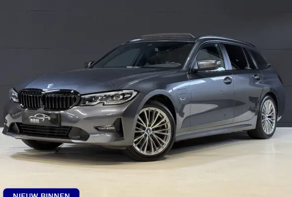 320e Business Edition Plus | Panoramadak | Wegkl. trekhaak | Vol leder