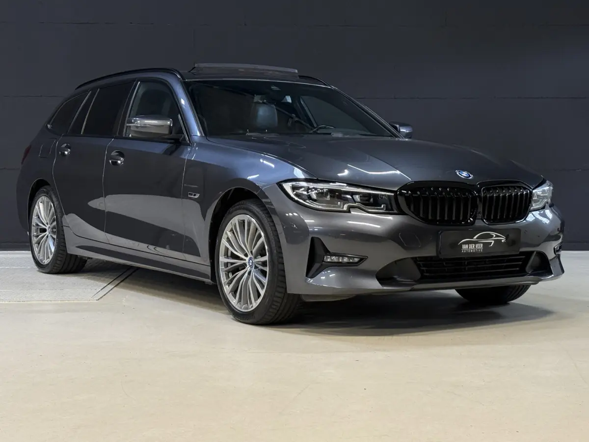 320e Business Edition Plus | Panoramadak | Wegkl. trekhaak | Vol leder