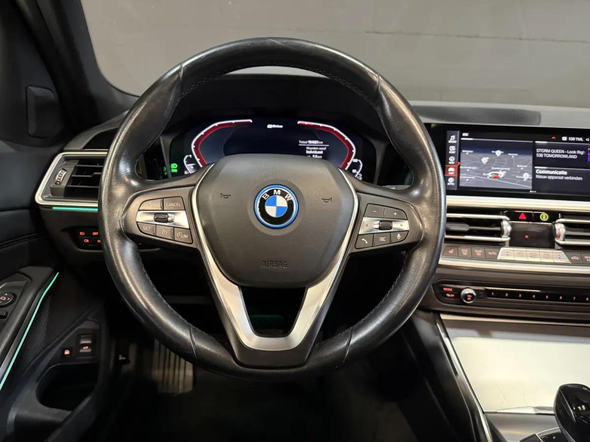 320e Business Edition Plus | Panoramadak | Wegkl. trekhaak | Vol leder