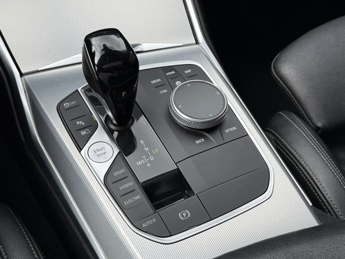320e Business Edition Plus | Panoramadak | Wegkl. trekhaak | Vol leder