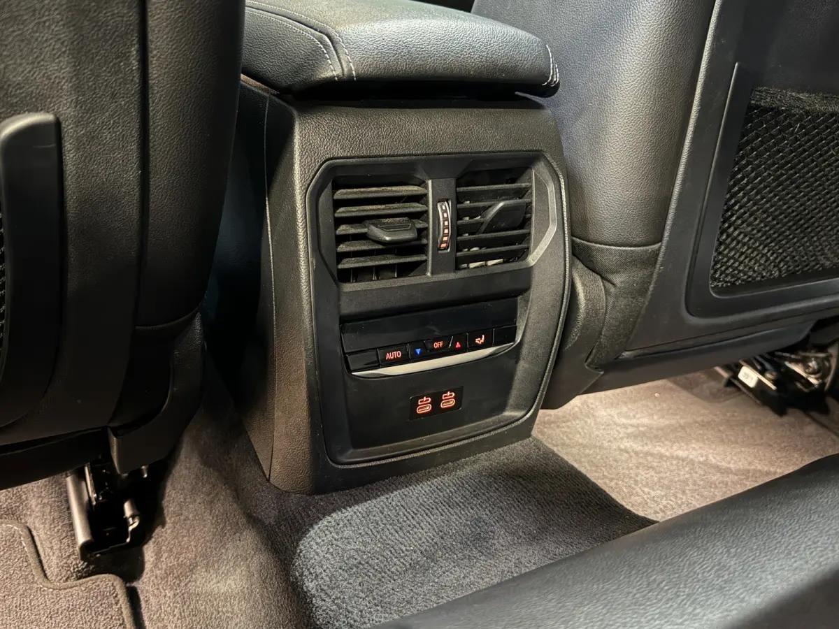 320e Business Edition Plus | Panoramadak | Wegkl. trekhaak | Vol leder