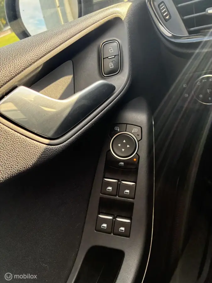 1.0 EcoBoost Titanium | 01/2021 | 128.775km | Zilver Metallic