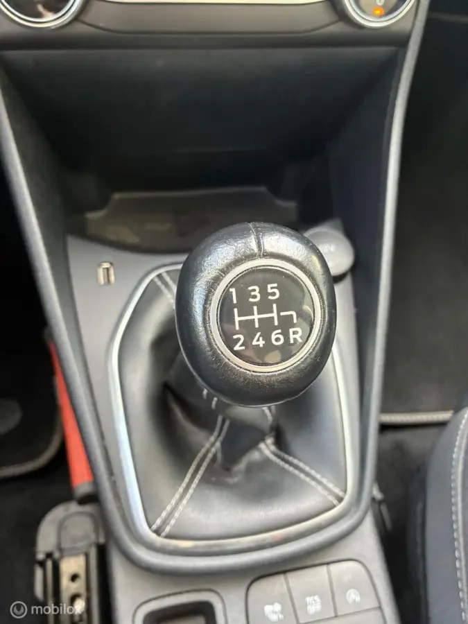 1.0 EcoBoost Titanium | 01/2021 | 128.775km | Zilver Metallic