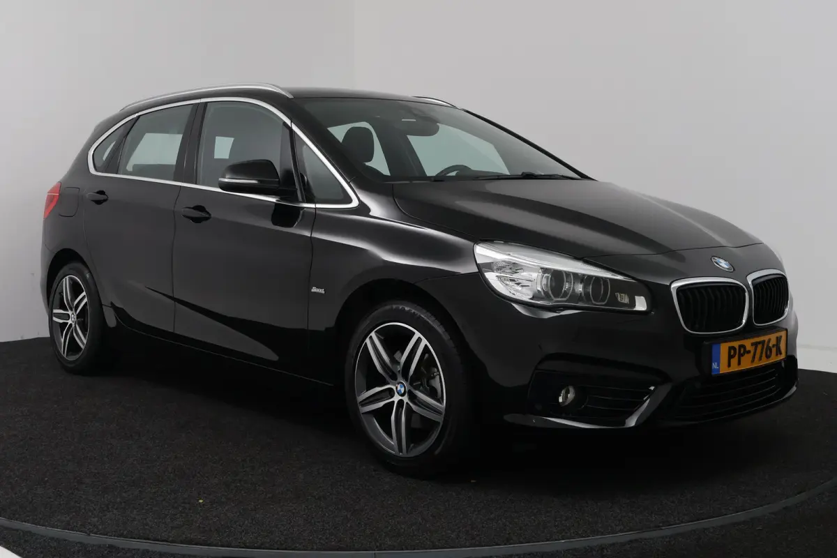 218i High Executive (NAVIGATIE, PARKEERSENSOREN, CRUISE CONTROL)