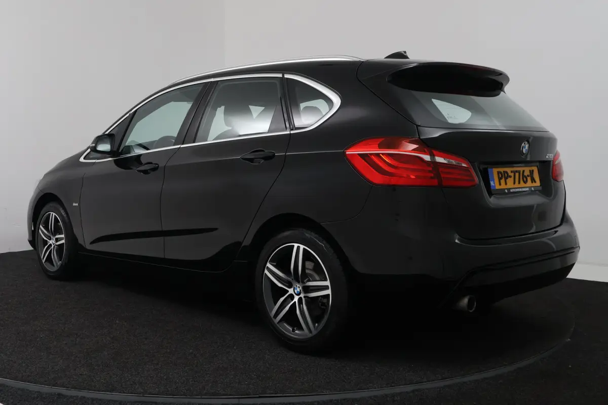 218i High Executive (NAVIGATIE, PARKEERSENSOREN, CRUISE CONTROL)