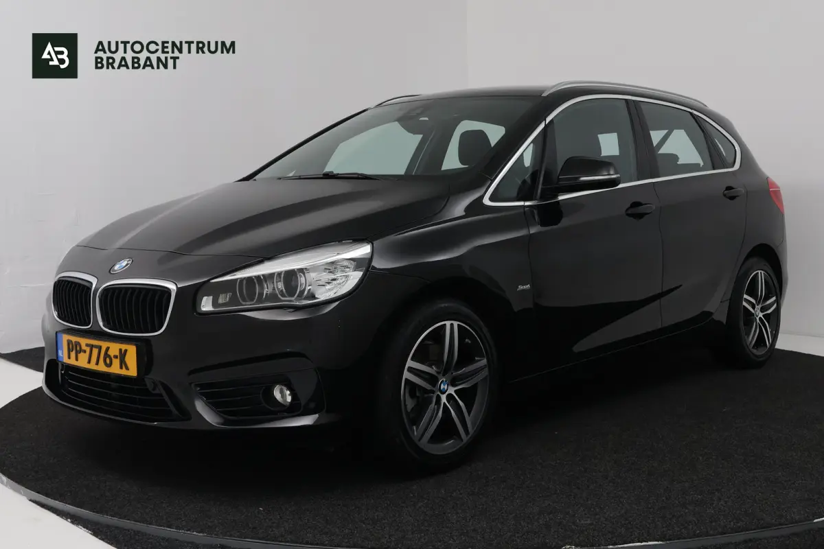 218i High Executive (NAVIGATIE, PARKEERSENSOREN, CRUISE CONTROL)