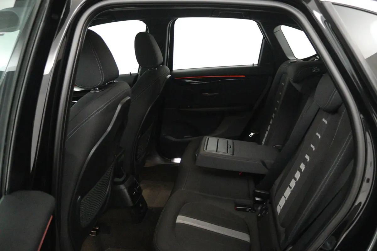218i High Executive (NAVIGATIE, PARKEERSENSOREN, CRUISE CONTROL)