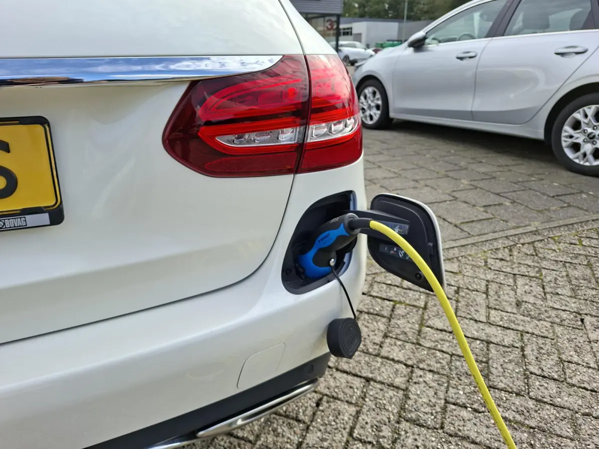 350 e PHEV Adaptive Cruise Dealer onderh. Lederen int. Camera Luchtvering org.NL auto