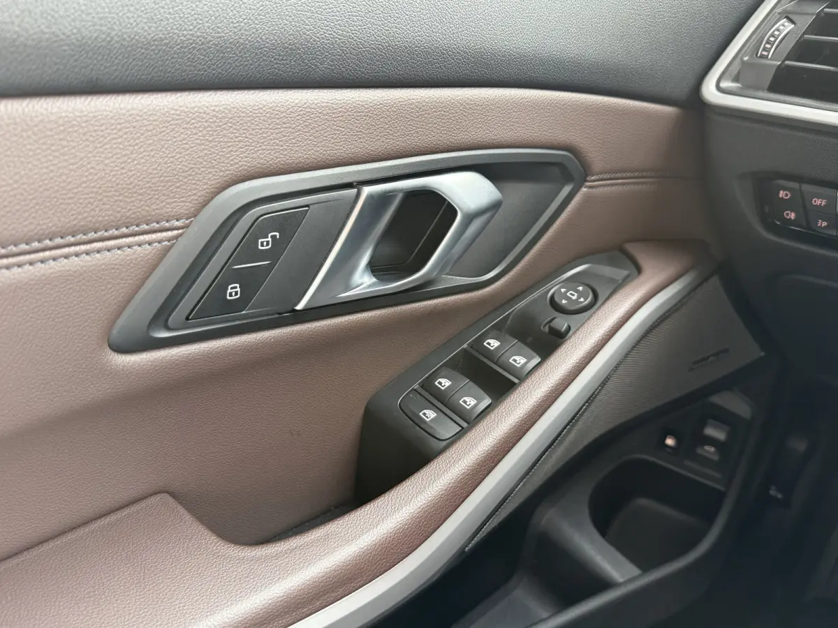 330e Business Edition Plus | Vol leder | Elektr. trekhaak | Harman/Kardon