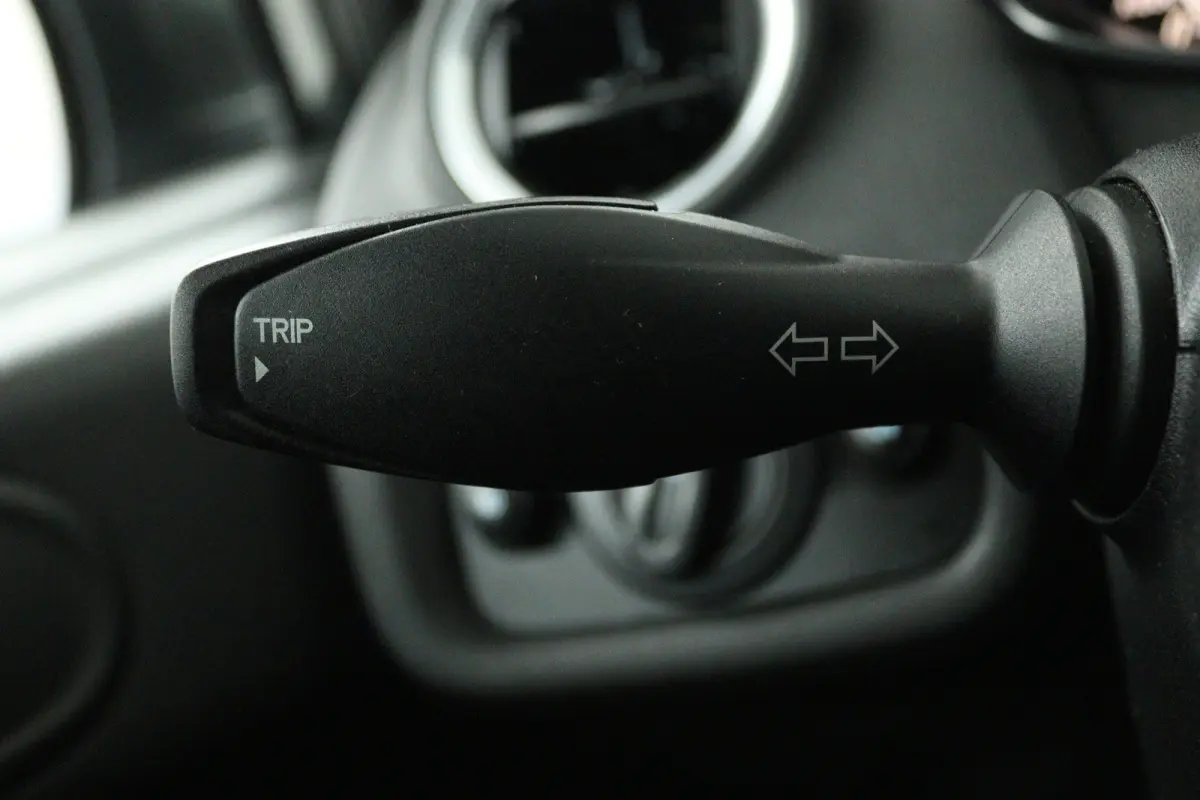 1.0 EcoBoost Candy Blue Edition (CRUISE CONTROL, PARKEERSENSOREN, AIRCO)