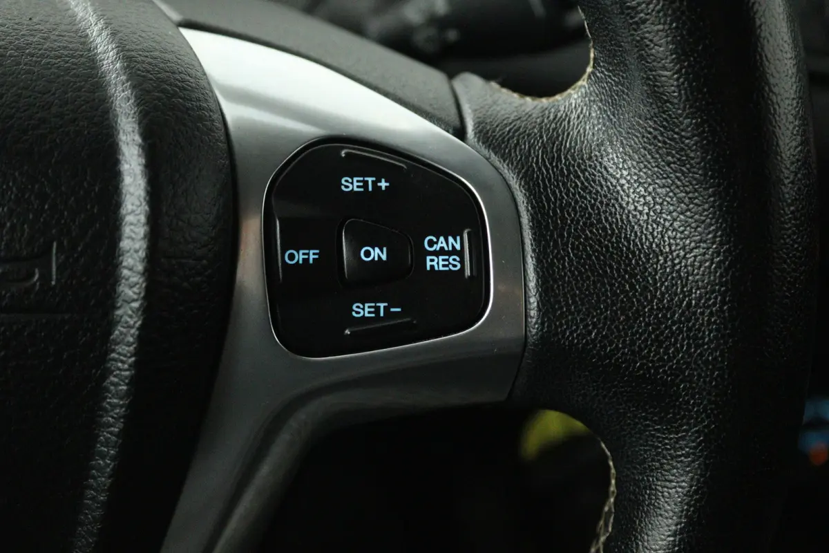1.0 EcoBoost Candy Blue Edition (CRUISE CONTROL, PARKEERSENSOREN, AIRCO)