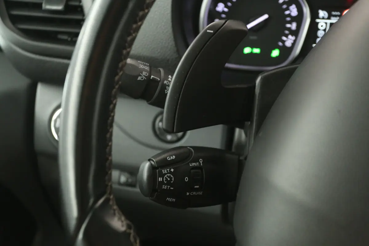 2.0 BlueHDI L2H1 | Automaat | Airco | Camera | Cruise | Carplay |  HUD | 3 Zits | Trekhaak | Parkeersens.