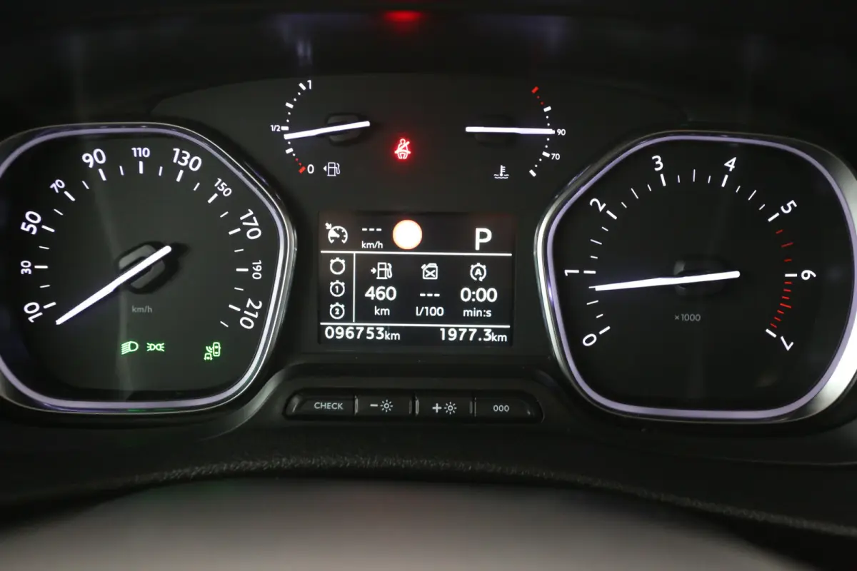 2.0 BlueHDI L2H1 | Automaat | Airco | Camera | Cruise | Carplay |  HUD | 3 Zits | Trekhaak | Parkeersens.