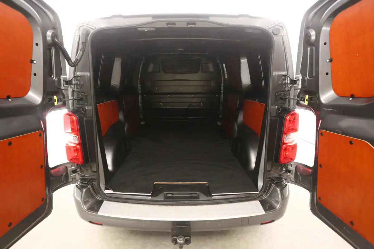 2.0 BlueHDI L2H1 | Automaat | Airco | Camera | Cruise | Carplay |  HUD | 3 Zits | Trekhaak | Parkeersens.