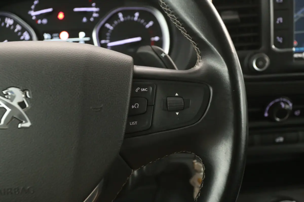 2.0 BlueHDI L2H1 | Automaat | Airco | Camera | Cruise | Carplay |  HUD | 3 Zits | Trekhaak | Parkeersens.