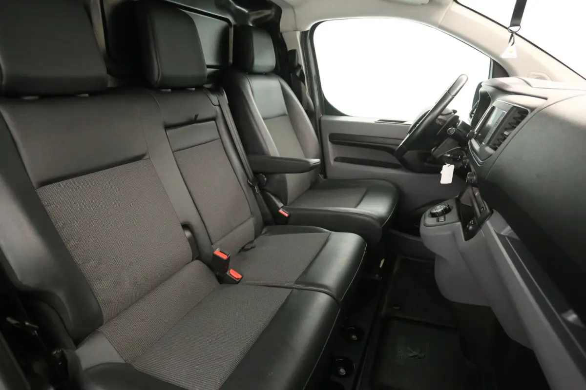 2.0 BlueHDI L2H1 | Automaat | Airco | Camera | Cruise | Carplay |  HUD | 3 Zits | Trekhaak | Parkeersens.