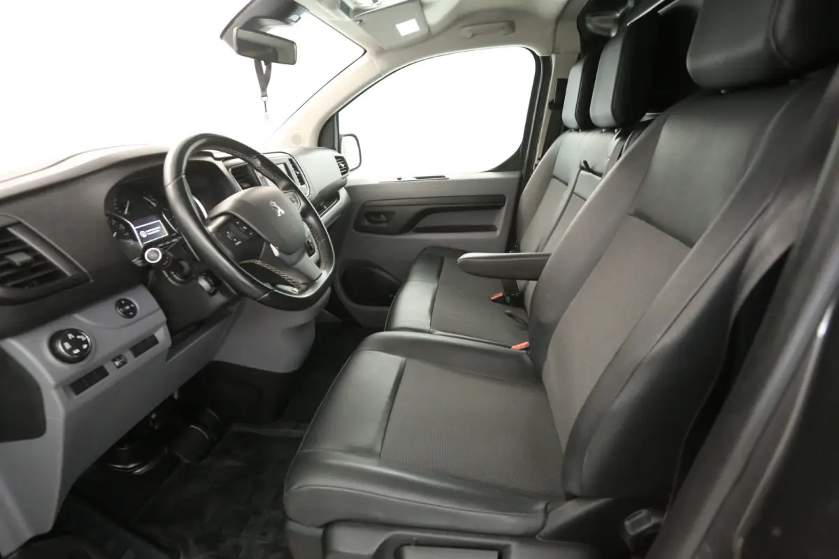 2.0 BlueHDI L2H1 | Automaat | Airco | Camera | Cruise | Carplay |  HUD | 3 Zits | Trekhaak | Parkeersens.