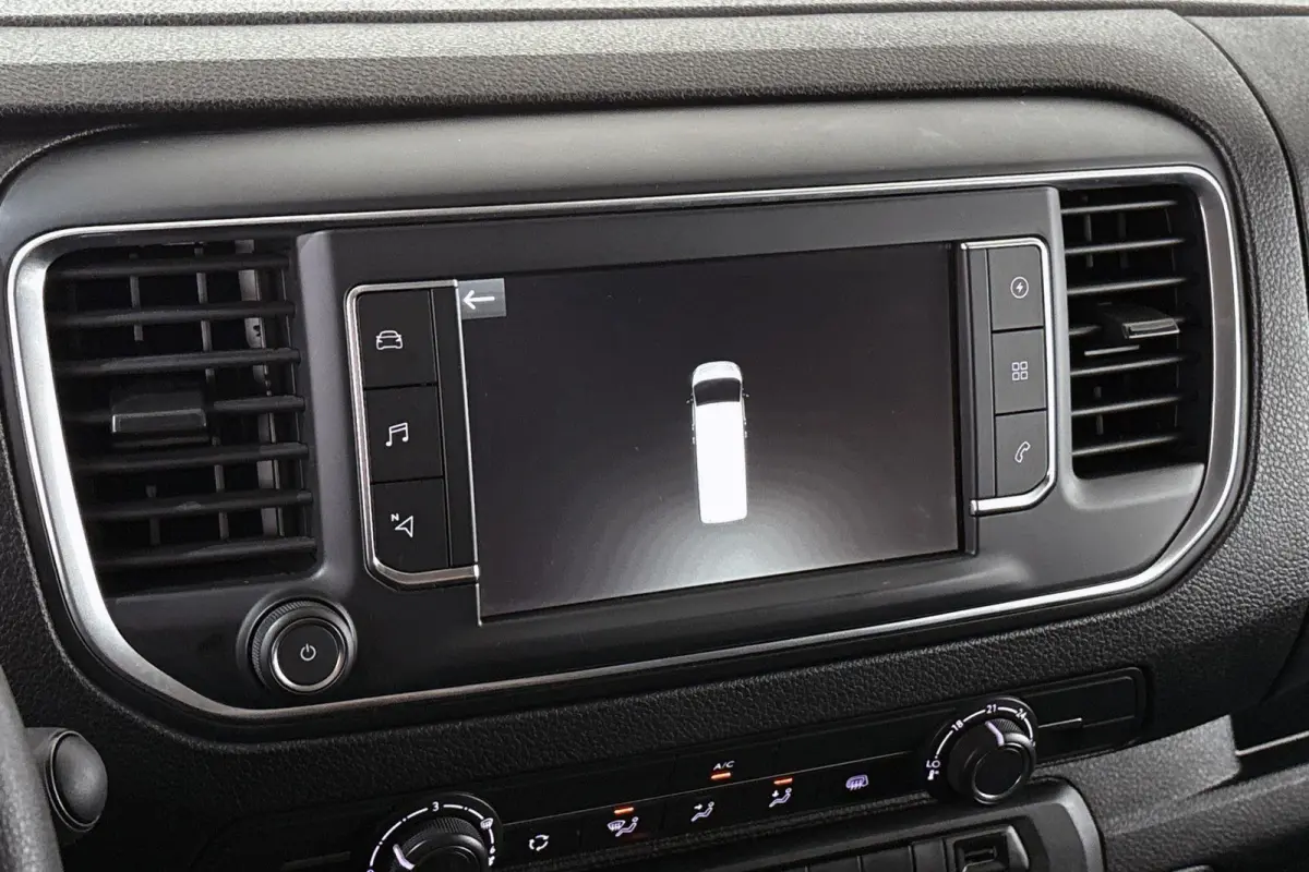 Electric L3 75 kWh SOH 96% Navi Apple CarPlay 17"