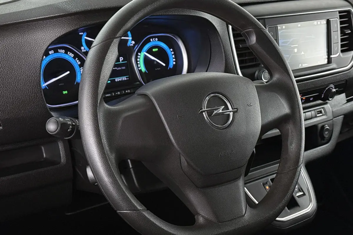 Electric L3 75 kWh SOH 96% Navi Apple CarPlay 17"