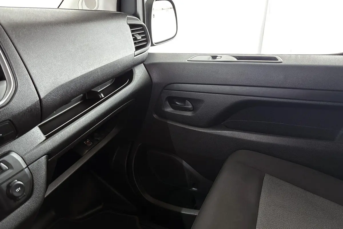 Electric L3 75 kWh SOH 96% Navi Apple CarPlay 17"