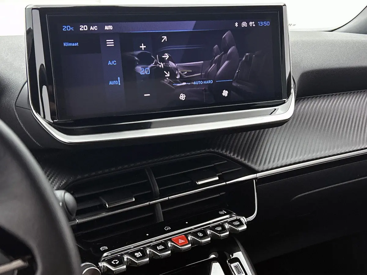 SUV Allure 100pk | Navigatie | Achteruitrijcamera | Climate Control | Cruise Control | Parkeersensoren v+a | Armsteun | Digitaal instrumentenpaneel | Draadloze Apple Carplay / Android Auto |