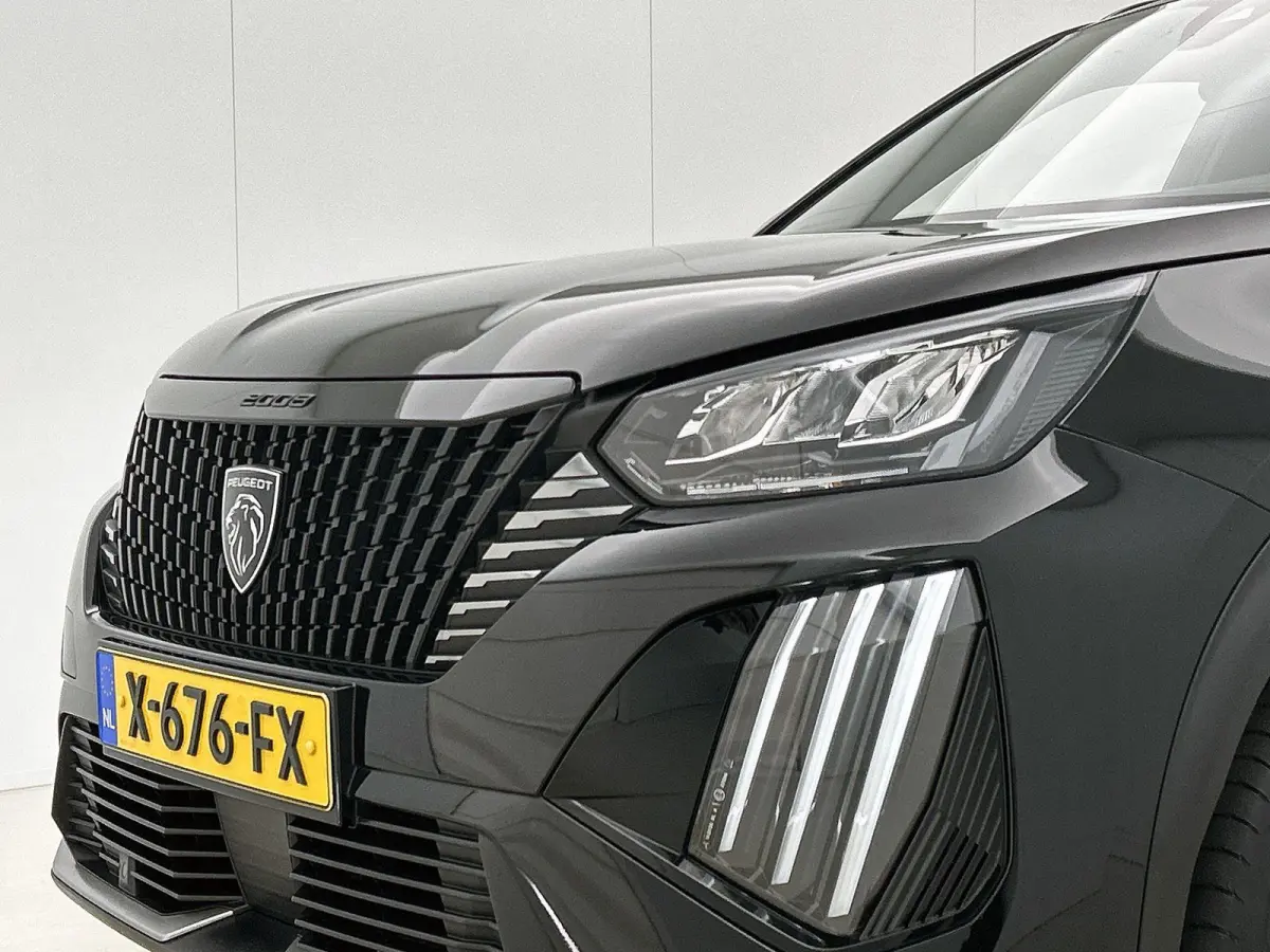 SUV Allure 100pk | Navigatie | Achteruitrijcamera | Climate Control | Cruise Control | Parkeersensoren v+a | Armsteun | Digitaal instrumentenpaneel | Draadloze Apple Carplay / Android Auto |