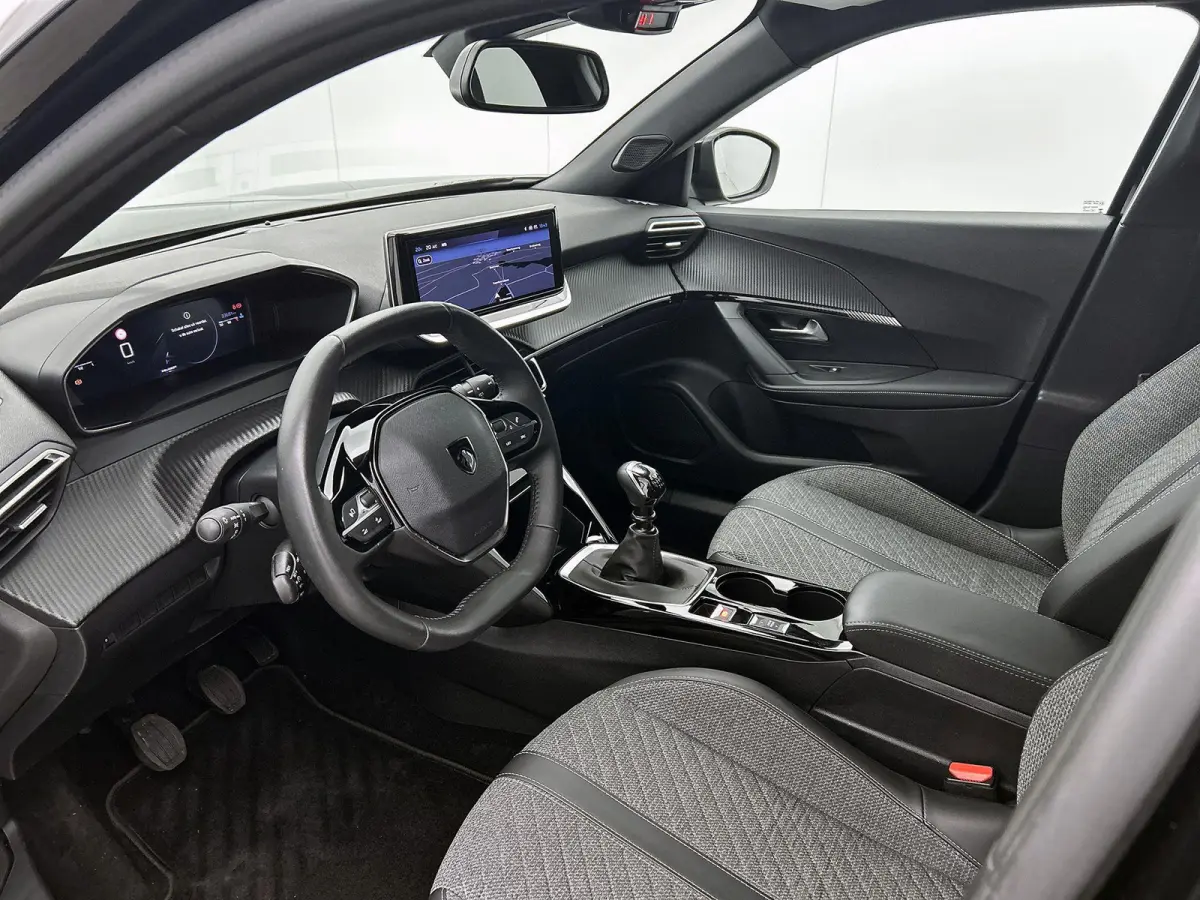 SUV Allure 100pk | Navigatie | Achteruitrijcamera | Climate Control | Cruise Control | Parkeersensoren v+a | Armsteun | Digitaal instrumentenpaneel | Draadloze Apple Carplay / Android Auto |