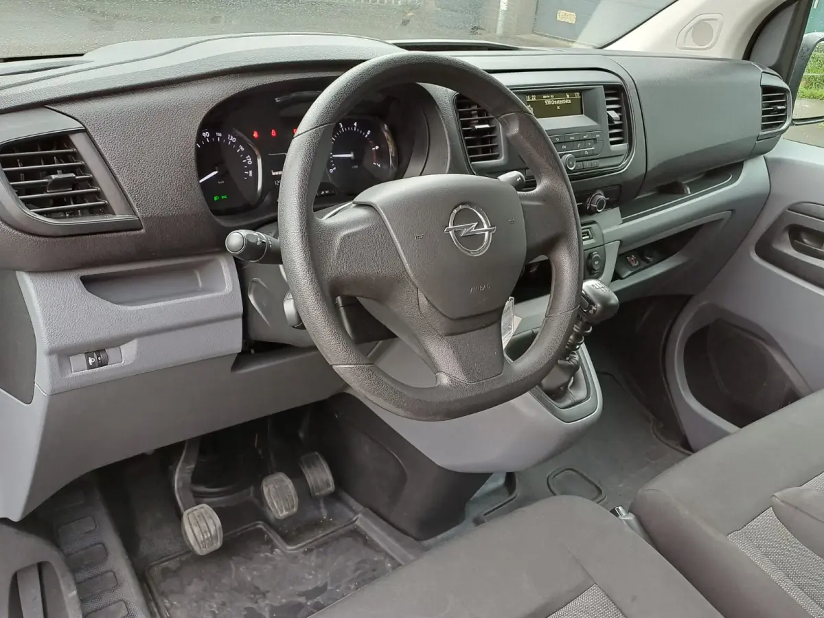 1.5 CDTI L3H1  | 9 PERS | BLUETOOTH | AIRCO | CRUISE | SIDEBARS |