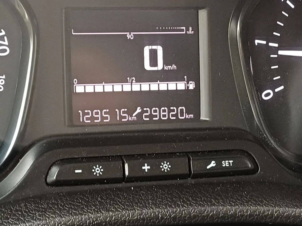 1.5 CDTI L3H1  | 9 PERS | BLUETOOTH | AIRCO | CRUISE | SIDEBARS |