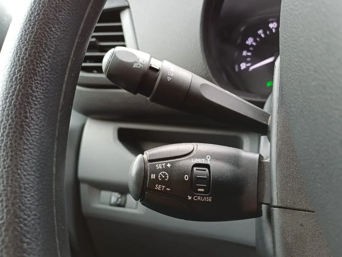 1.5 CDTI L3H1 | 9 PERS | BLUETOOTH | AIRCO | CRUISE | SIDEBARS |