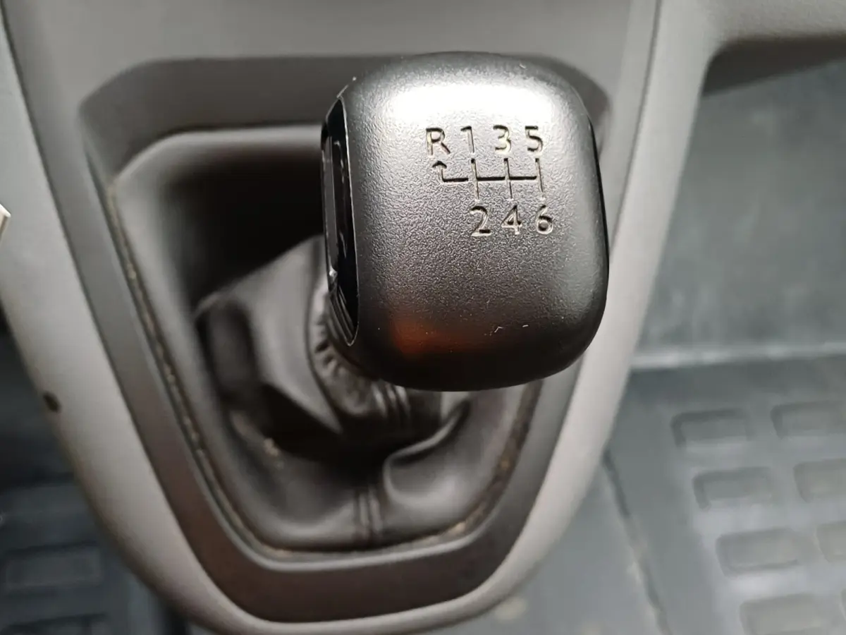 1.5 CDTI L3H1 | 9 PERS | BLUETOOTH | AIRCO | CRUISE | SIDEBARS |