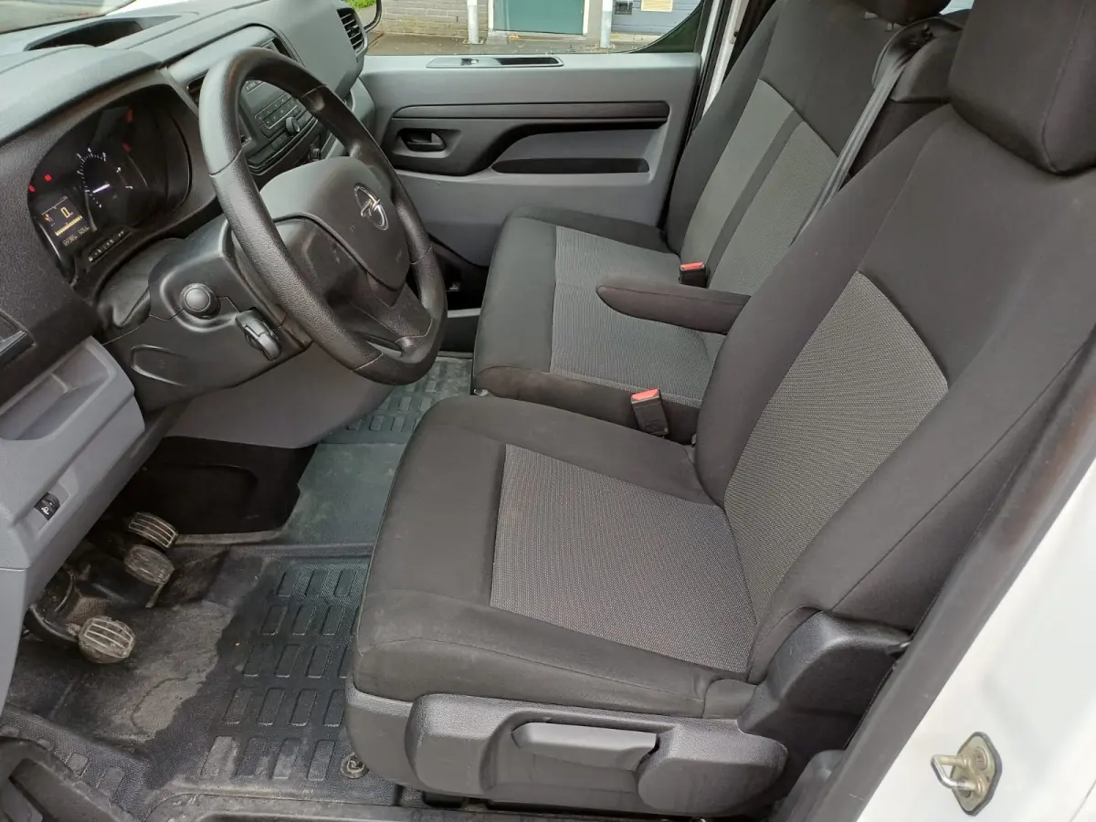 1.5 CDTI L3H1 | 9 PERS | BLUETOOTH | AIRCO | CRUISE | SIDEBARS |